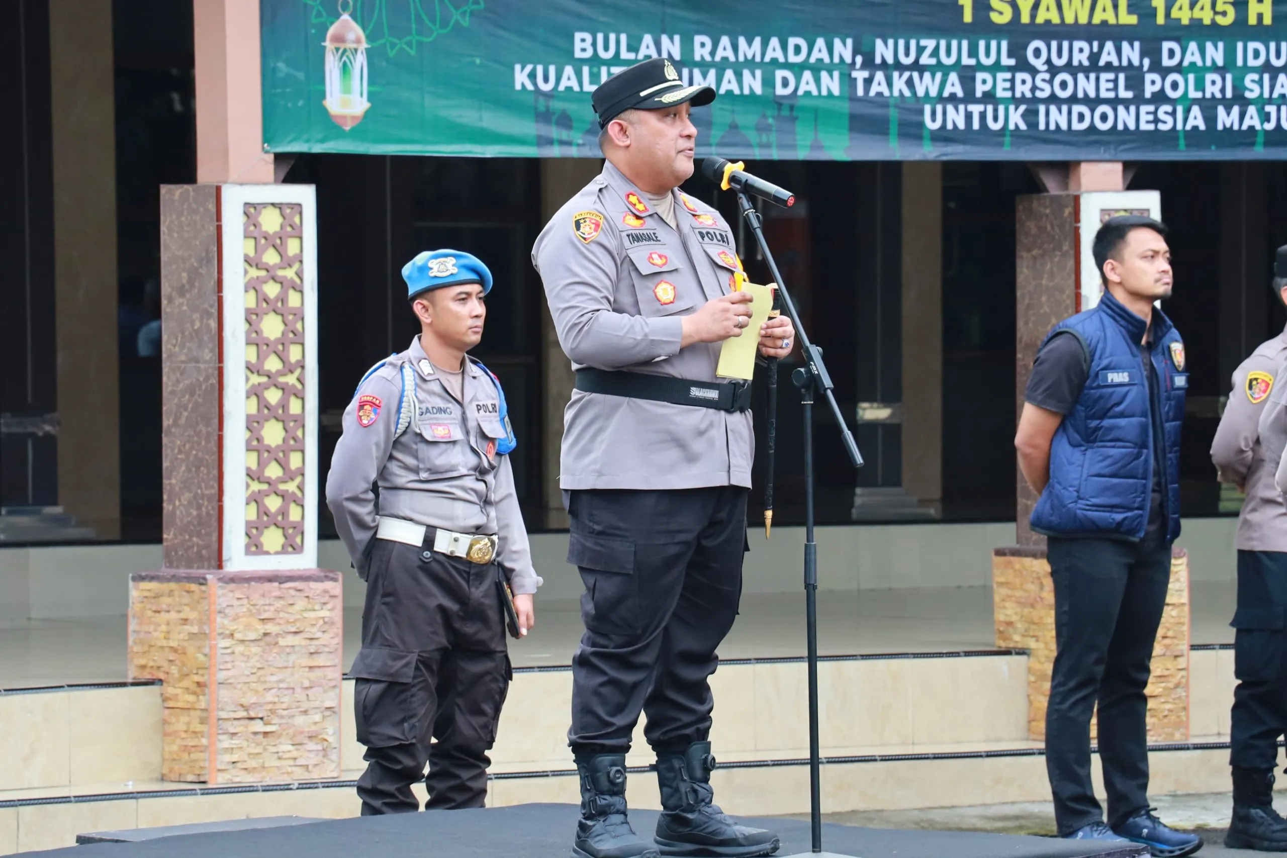 Pastikan Personil Polres Pelabuhan Tanjung Perak Siap Amankan Malam Takbir Idul Fitri 1445 H