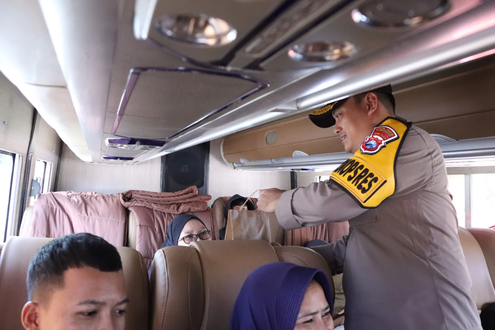 Antusias Warga Ikuti Balik Mudik Gratis Polres Ponorogo, Ringankan Beban dan Nyaman Dalam Perjalanan