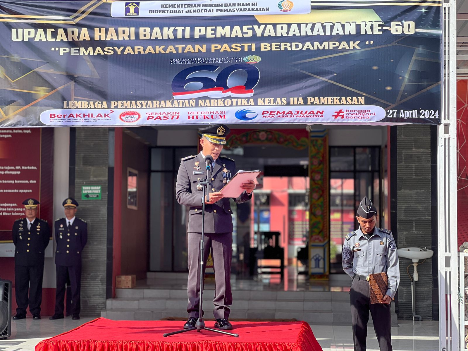 Puncak Acara Hari Bhakti Pemasyarakatan ke-60 Tahun, Lapas Narkotika Kelas IIA Pamekasan Kanwil Kemenkumham Jatim Gelar Upacara dan Tasyakuran