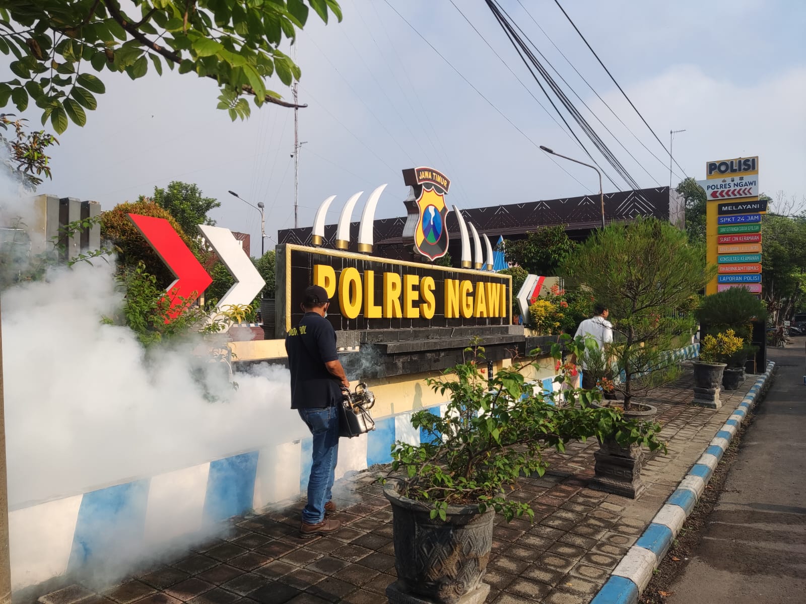 Sidokkes Polres Ngawi Lakukan Fooging Cegah Wabah DBD