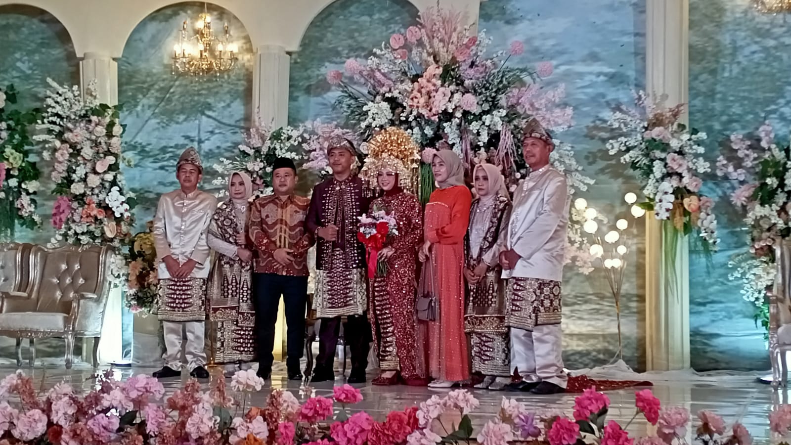 Kaperwil Sumsel Media Berita-compasnews.com Gelar Resepsi Pernikahan Putri Sulungnya di Gedung Bima Sakti