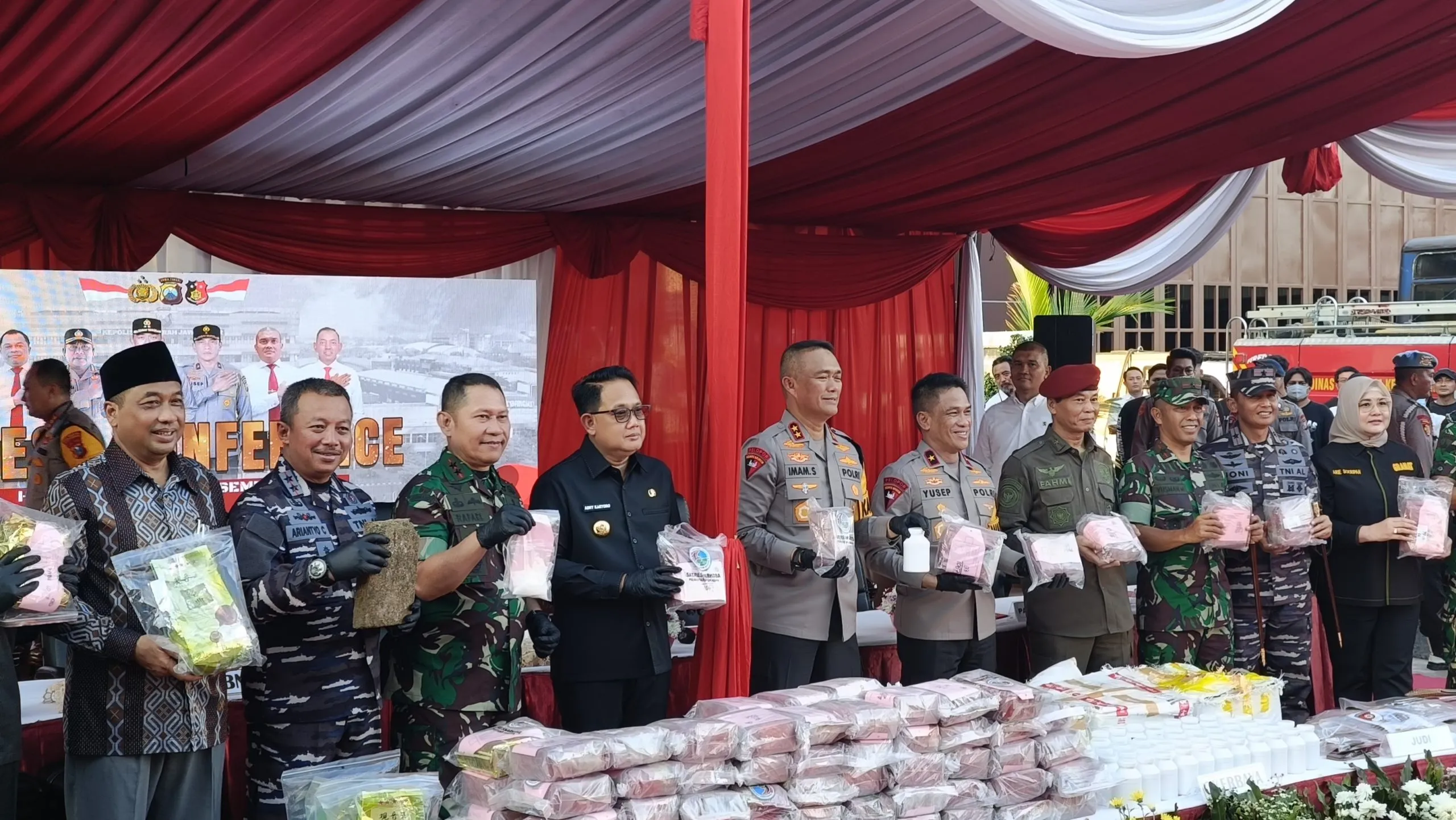 Forkopimda – Kapolda Jatim Pimpin Pemusnahan Barang Bukti Hasil Operasi Pekat Semeru Tahun 2024