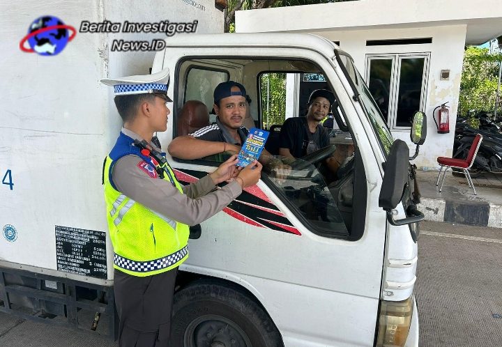 Polres Bandara Ngurah Rai Sebarkan Imbauan Tertib Berlalu Lintas 