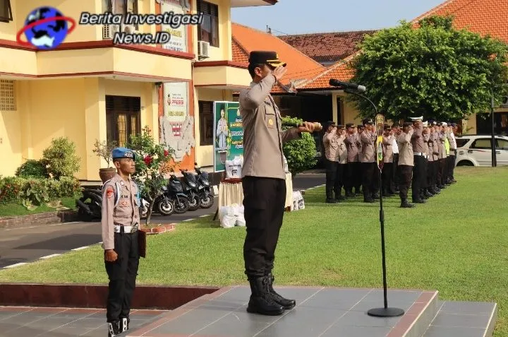 Jam Pimpinan, Kapolres Buleleng Pimpin Apel dan Tali Asih