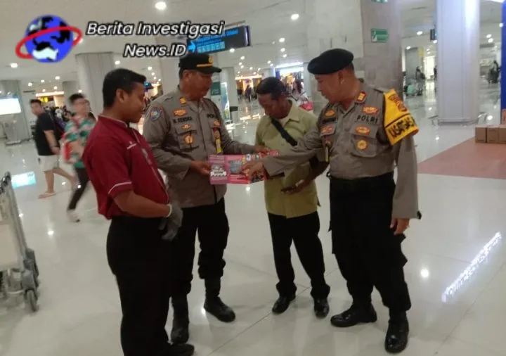 Satgas Preemtif OKA Polres Bandara Sebarkan Brosur Imbauan Kamtibmas 