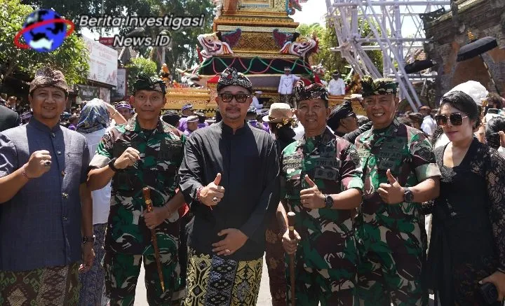 Dandim 1616 Gianyar Dampingi Danrem 163/Wira Satya Hadiri Acara Pelebon Puri Ubud 