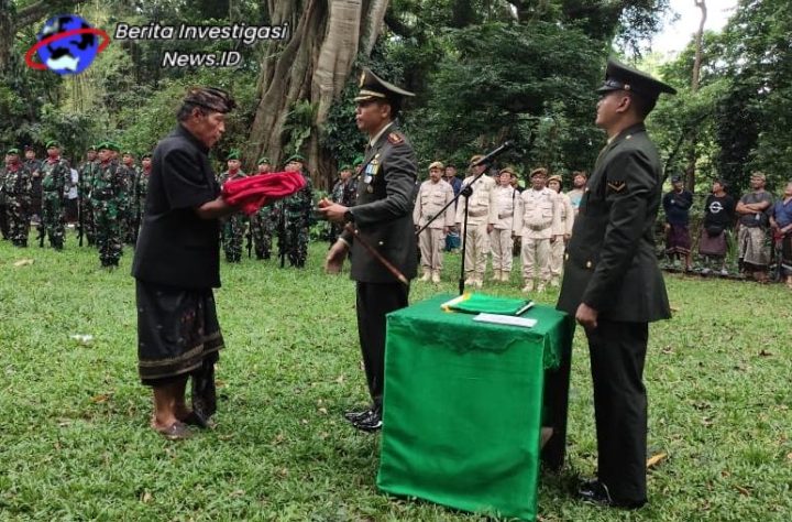Dandim Gianyar Letkol Gede Winarsa Pimpin Pemakaman Militer 