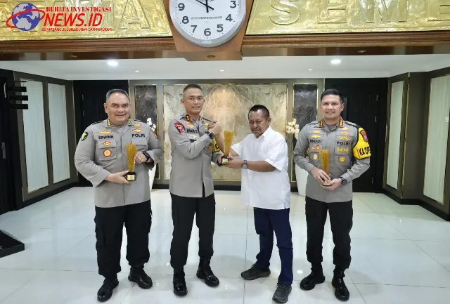 Kapolda Jatim dan Dua Komisaris Besar Polisi Raih Penghargaan PWI Jatim Award 2024