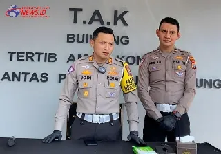 Polisi Berhasil Amankan Pengemudi Yang Lari Usai Tabrak Rumah Warga di Tulungagung