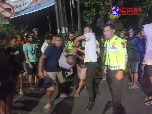 Polisi Amankan ODGJ Yang Membahayakan dan Ganggu Warga di Jember