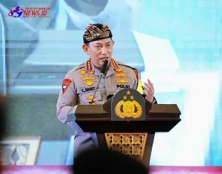 Kapolri Beri Penghargaan Casis Bintara Jari Putus Dibegal Masuk Bintara Polri