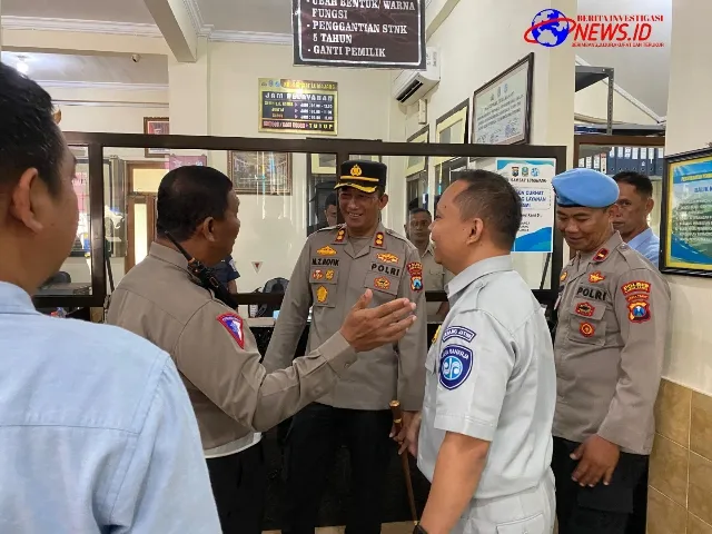Kapolres Lumajang Sidak Samsat Pastikan Layanan Prima Bersih Dari Calo