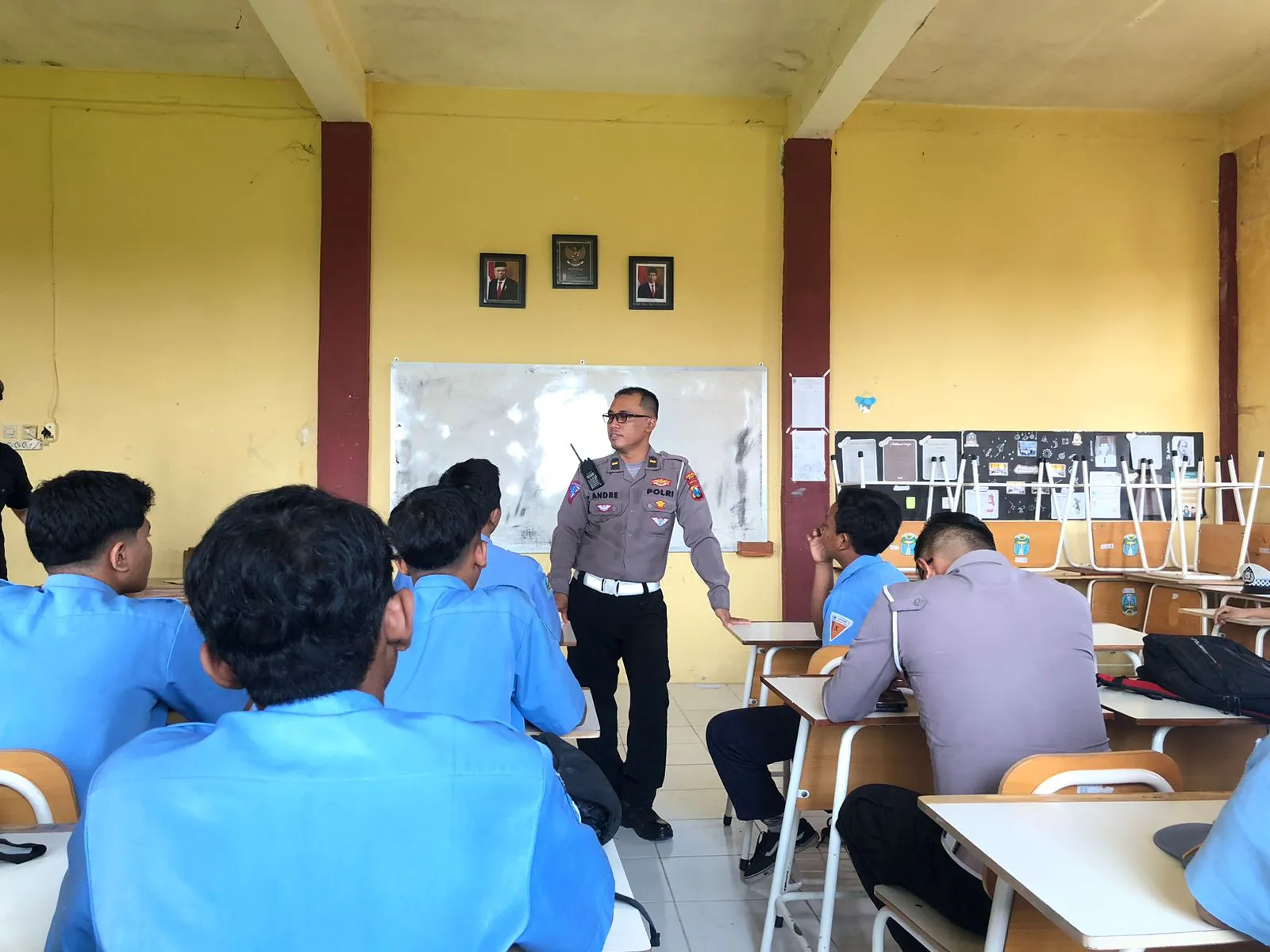 Hari Pendidikan Nasional, Satlantas Polres Gresik Go to School di SMKN 1 Duduk Sampeyan Gresik