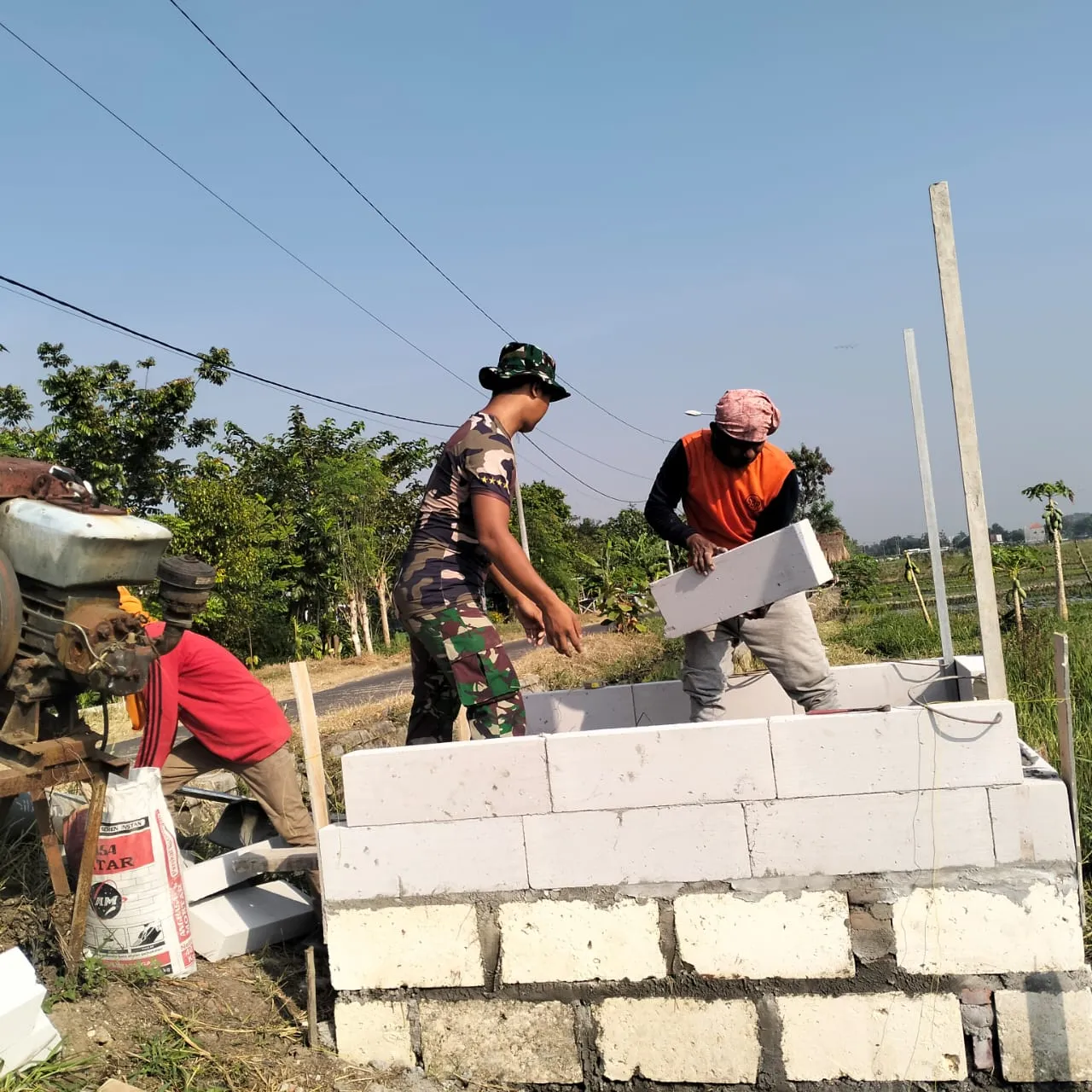 Semangat Tak Kenal Lelah, Satgas TMMD ke-120 Kodim 0816/Sidoarjo Buat Sumur Bor Untuk Petani Desa Penambangan