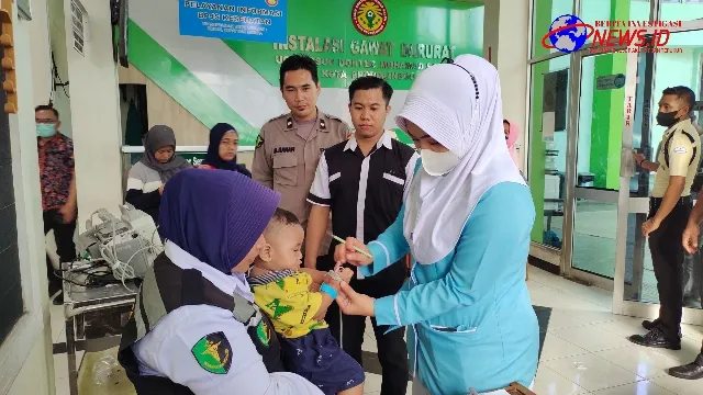 Libatkan Tim Dokkes Polres Probolinggo Fasilitasi Pemeriksaan Kesehatan Balita Korban Kekerasan