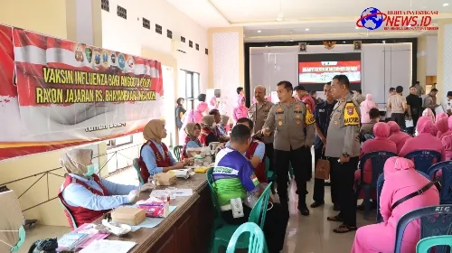 Polres Nganjuk Gelar Bakti Kesehatan Donor Darah dan Vaksinasi Influenza Dalam Rangka HUT Bhayangkara ke 78