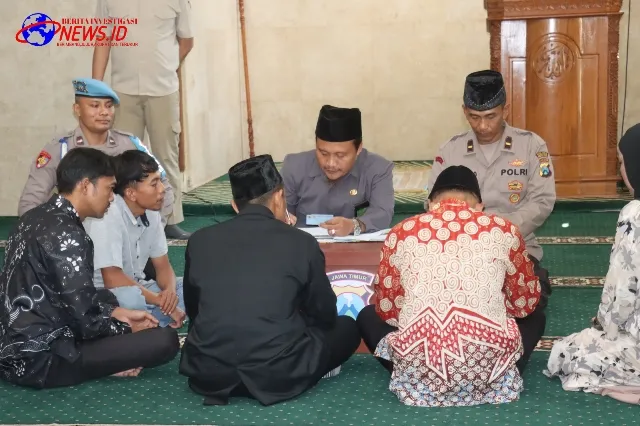 Polisi Fasilitasi Tahanan Narkoba Menikah di Masjid Baiturahim Polres Kediri Kota