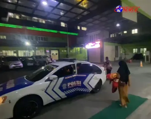 Gerak Cepat Anggota Patwal Polres Nganjuk Tolong Perempuan Alami Pendarahan