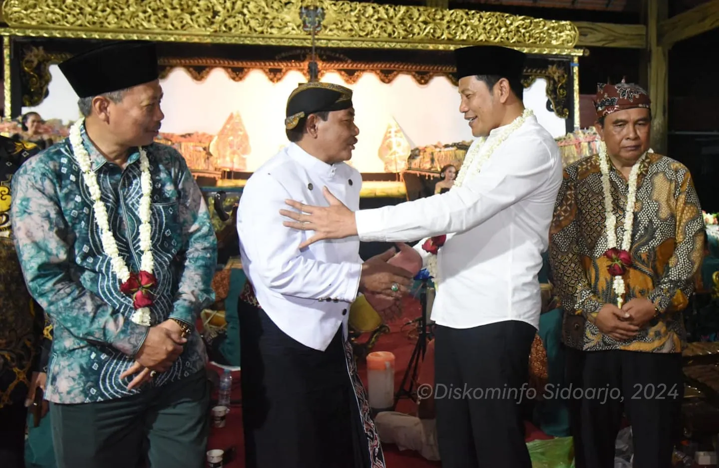 Warga Punya Hajatan ? Plt Bupati Sidoarjo Subandi Ajak Gelar Wayang Kulit Gagrak Porongan