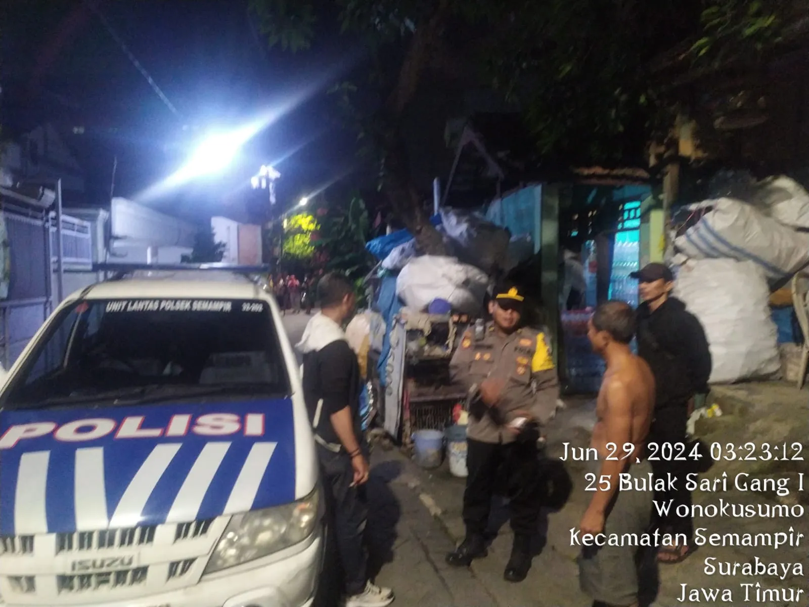 Polres Pelabuhan Tanjung Perak Tingkatkan Patroli Pemukiman Antisipasi Tawuran