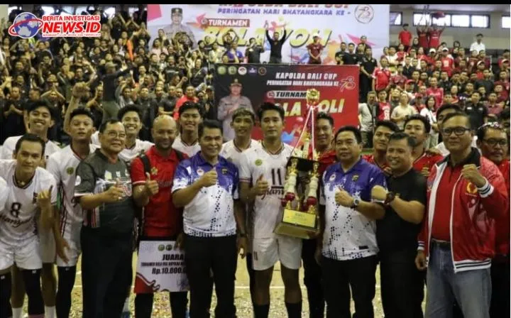 Tim Bola Voli Polres Gianyar Boyong Piala Kapolda Bali Cup 2024