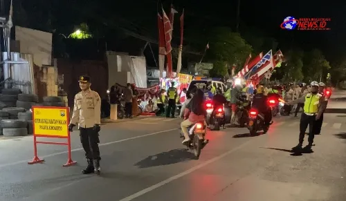 Kapolsek Simokerto Pimpin Operasi Kejahatan Malam dan Berhasil Tindak 52 Pelanggar Lalin Beserta 18 Motor Tanpa STNK 