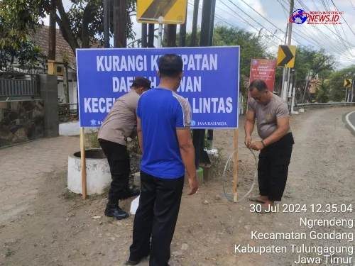 Tekan Angka Kecelakaan Polres Tulungagung Pasang Papan Himbauan