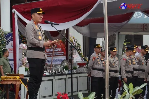 Kapolrestabes Surabaya Pimpin Upacara Kenaikan Pangkat Personel Polrestabes Surabaya