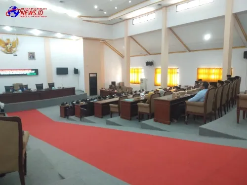 Rapat Paripurna DPRD Sampang Tentang RPJPD 2025-2045, Raperda Bumdes dan Pengelolaan Aset Desa