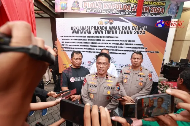 Buka Turnamen Bulutangkis Antar Media, Waka Polda Jatim dan Insan Pers Gelar Deklarasi Pilkada Damai