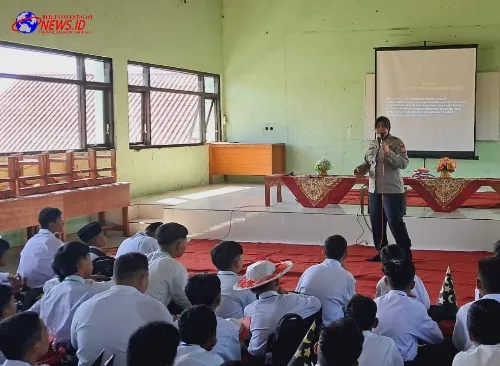 Polwan Polres Madiun Isi MPLS Ajak Pelajar Stop Bullying dan Bijak Bermedsos