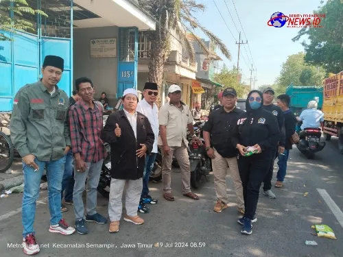 Jumat Berkah Bulan Muharam Ormas Aliansi Madura Indonesia (AMI) Kembali Berbagi Nasi Kotak di Pasar Sidotopo Kidul