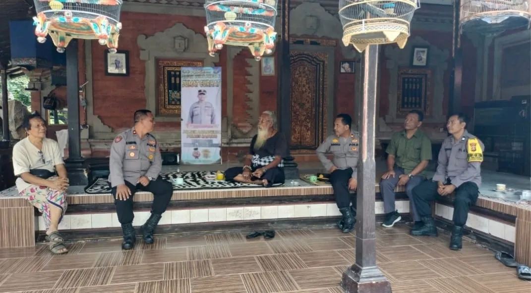 Jumat Curhat, Kapolsek Abiansemal Obrol Santai Bareng Tomas