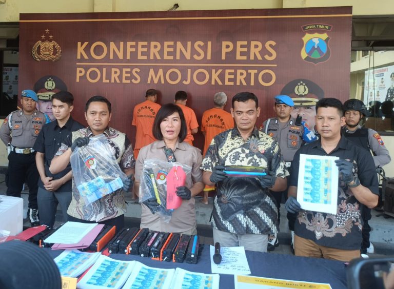 Polres Mojokerto Berhasil Amankan Dua Tersangka dan Upal Ratusan Juta