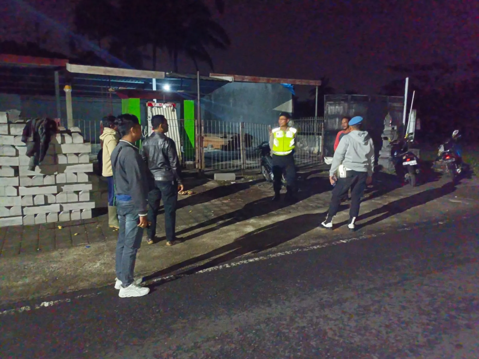 Antisipasi Kerawanan, Kapolsek Abiansemal Pimpin Patroli KRYD Malam Minggu