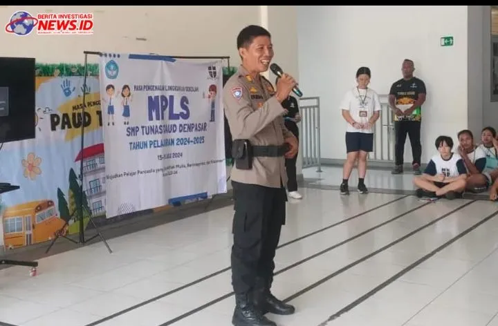 Kanit Binmas Bersana Bhabinkamtibmas Polsek Denbar Pemateri MPLS SMP Tunas Daud