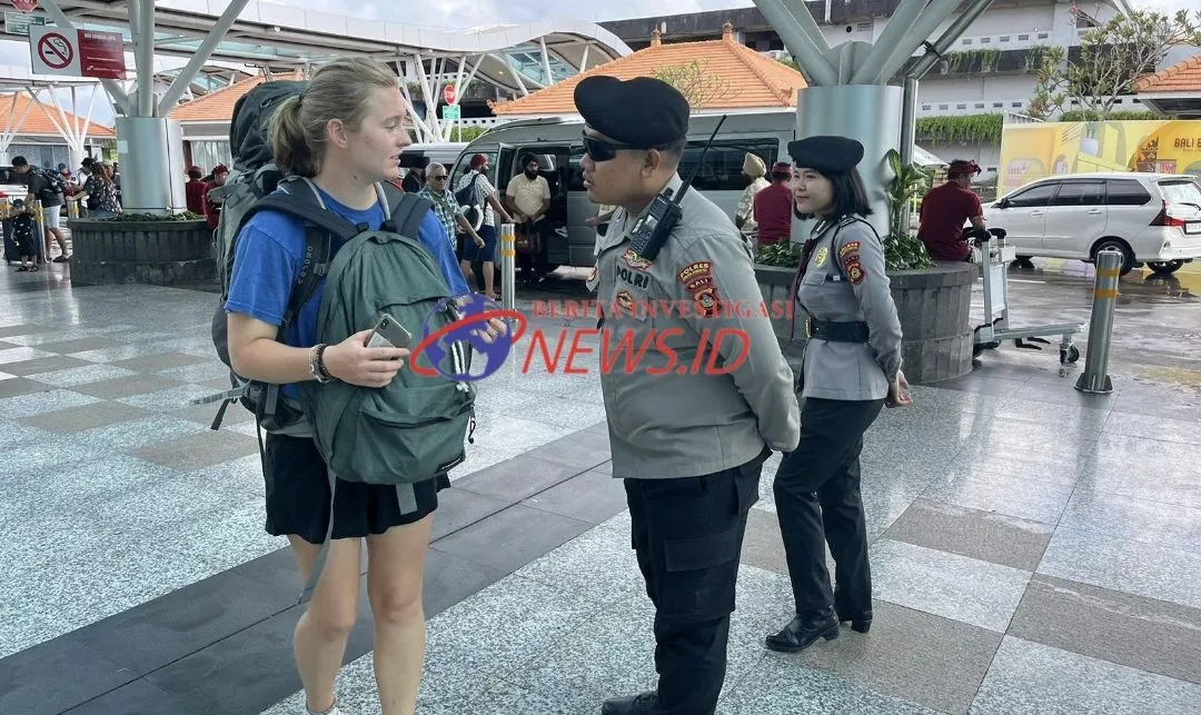Pam Obvit Polres Bandara Berikan Pelayanan Prima kepada Pengguna Jasa Bandara