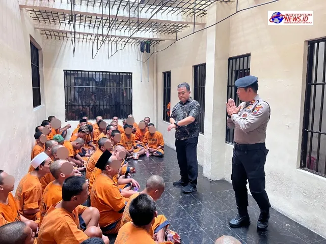 Polres Malang Gelar Jum'at Berkah, Beri Makanan Tambahan Kepada Tahanan