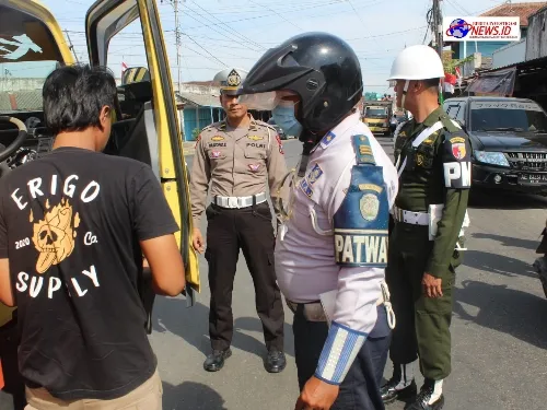 Polres Ponorogo Gelar Pemeriksaan Kendaraan Umum dan Angkutan Barang