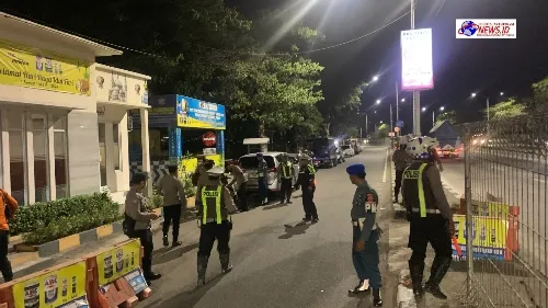 Jelang Pilkada 2024, Polres Pelabuhan Tanjung Perak Gelar Patroli Skala Besar Gabungan TNI - Polri