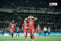 Persebaya Surabaya Berhasil Kalahkan PSS Sleman Dengan Skor Tipis di GBT Surabaya  