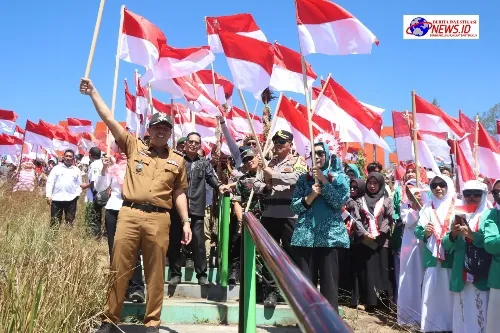 Sambut HUT RI ke 79, Polres Bondowoso Kibarkan Bendera Merah Putih di Kawah Wurung dan Peringati Hari Jadi Pramuka