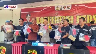 Polres Tuban Berhasil Tangkap Dua Belas Anggota LSM Atas Dugaan Pemerasan