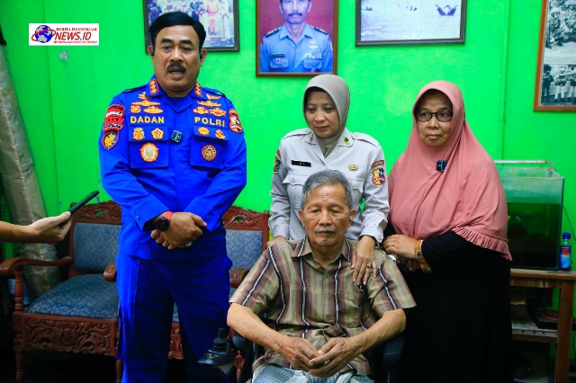 Kado Alumni Akpol 91 Bhara Daksa Dalam Rangka 33 Tahun Pengabdian ke Pengasuh Saat Taruna