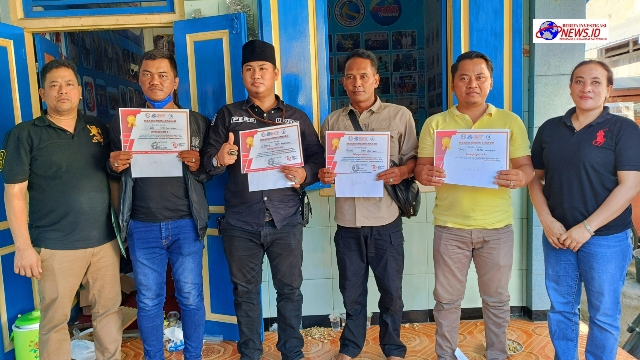 Semarakkan HUT RI ke 79, Pimpinan Redaksi Umar Hayat Gelar Lomba Domino Antar Jurnalis Dari Ketiga Medianya