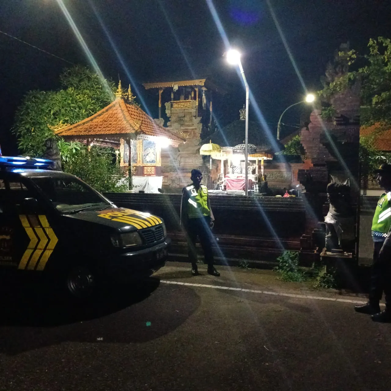 Patroli Biru Polsek Abiansemal Sambangi Tempat Ibadah