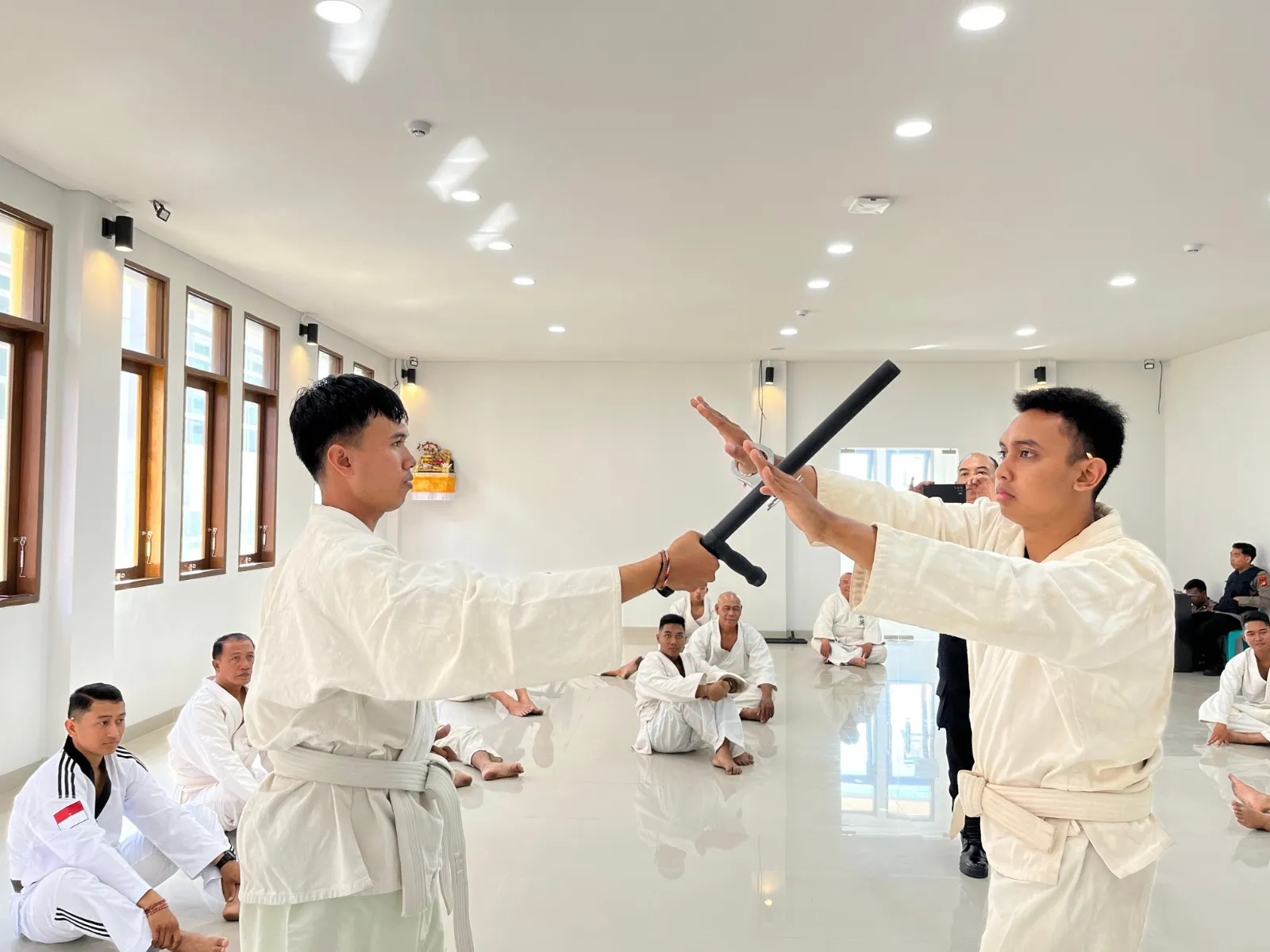 Tingkatkan Kemampuan Personil, Polres Bandara Gelar Latihan Beladiri Polri