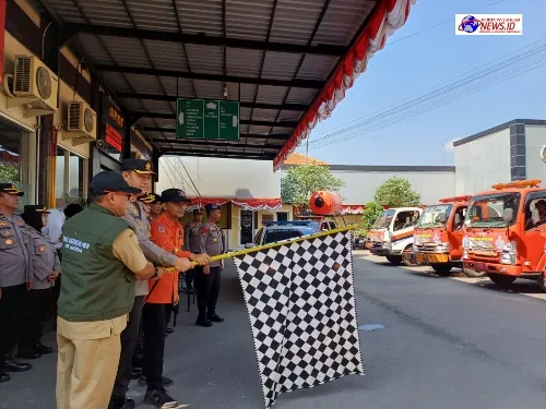 Polres Lamongan Salurkan 112 Ribu Liter Air Bersih Untuk Warga Terdampak Kemarau di 16 Desa 6 Kecamatan