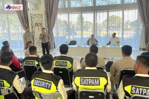 Kasat Binmas Polrestabes Surabaya Gelar Pembinaan Satpam di Pakuwon City Untuk Antisipasi Hoax Jelang Pilwali 2024