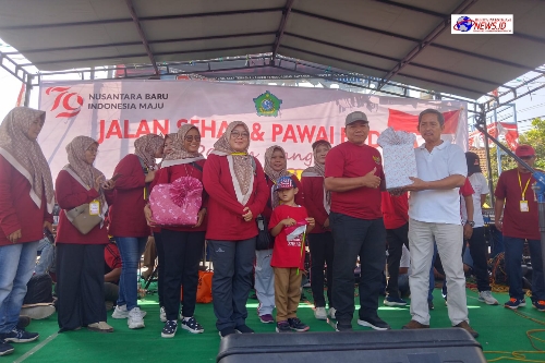 Peringati HUT Kemerdekaan RI ke 79 plh Kepala Desa Suko dan Warga Gelar Jalan Sehat dan Pawai Budaya di Desa Sukodono Sidoarjo
